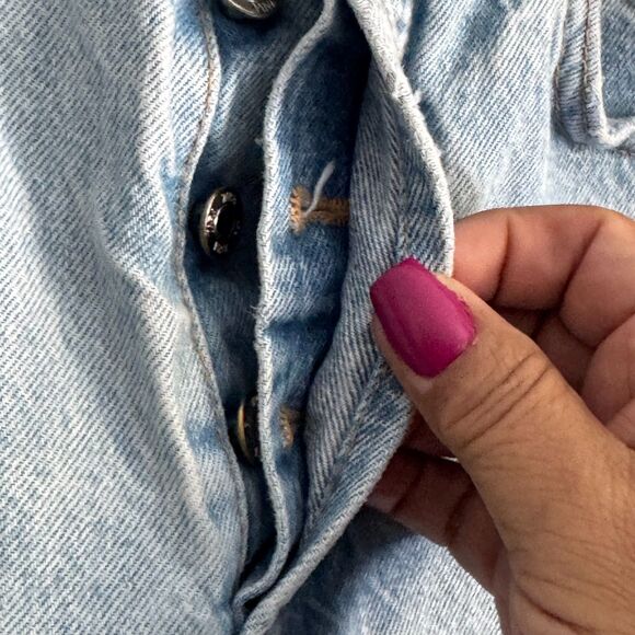 ZARA Light Wash High-Waisted Straight Jeans — Raw Hem, Button Fly (Size 4) - Picture 3 of 6